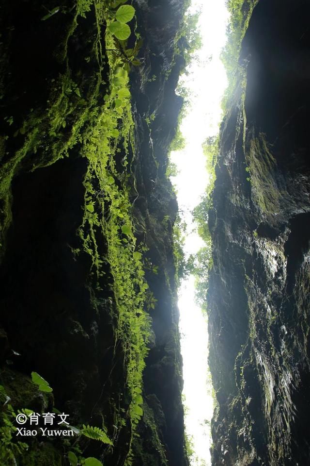 这个绵延十多公里的大地缝,以奇秀雄险幽著称,在云南都很少见