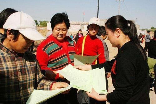 农业户口取消，专家说：农民只有4种结果，第3种很苦，谁也躲不掉