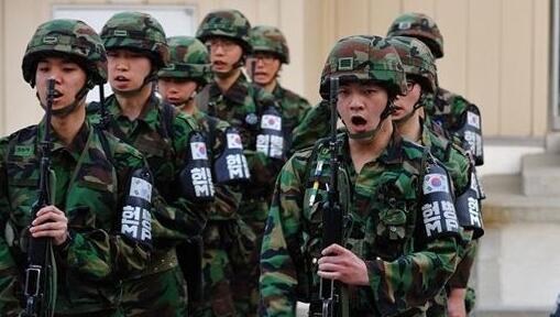 邻国一口气裁军10万,军费预算同比增长超7%,