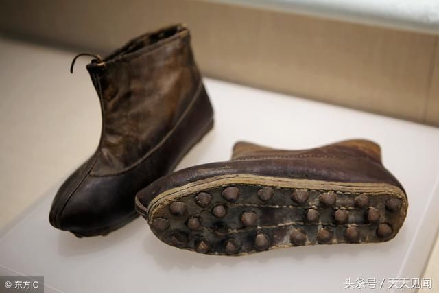 世界杯前寻根足球起源,100年前的战靴亮了,网