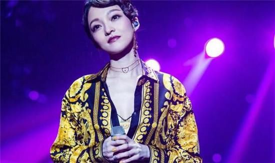 《歌手》张韶涵演唱催泪大作《在人间》,唱出