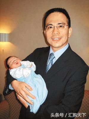 李嘉诚传位后,曾被绑架的李泽钜忍不住要出手