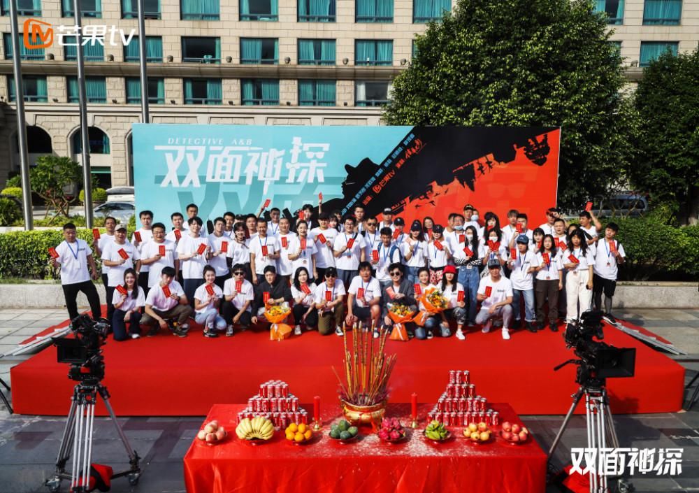 成熟大叔林雨申和卧底小警察刘怡潼合作双男主剧开机啦，粉丝：爱了爱了！