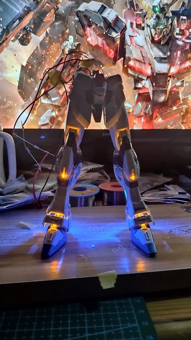 佳作:88灯强袭自由,照亮你的美,高达模型