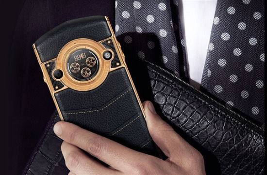 8848钛金手机M5现身工信部 背后有个小屏幕