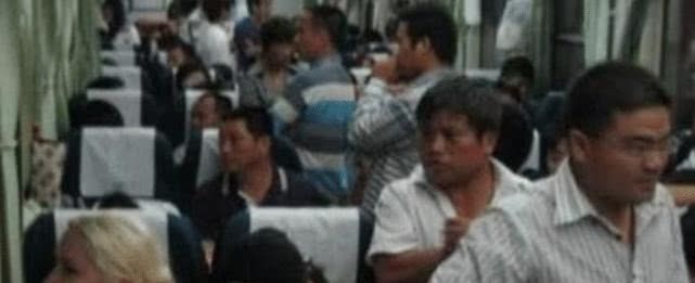 一趟火车几千名乘客,为何几十份盒饭都卖不掉?乘务员说了实话 澳门网上葡京真人