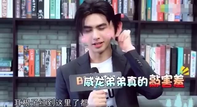 真人CP可以有多甜？林雨申替赵露思吃芥末，没有对比就没有伤害