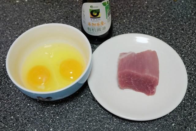 妈妈蒸的鸡蛋羹，两个宝宝都爱吃，简单易做营养好，孩子身体棒!