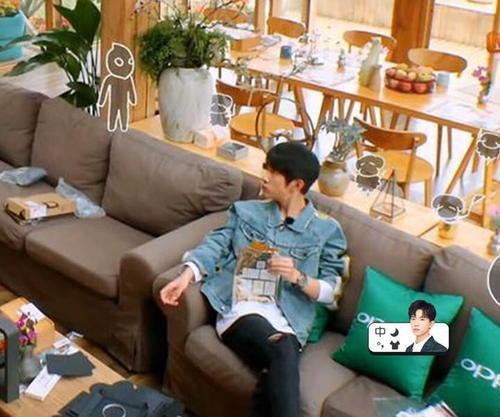 视辣条如命的明星,不仅林更新是辣条狂魔,她