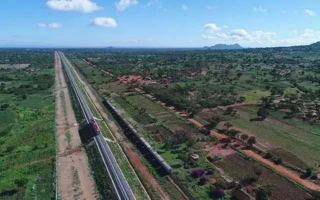 中国拿下非洲一国铁路，成功打通印度洋至大西洋，为非洲崛起铺路