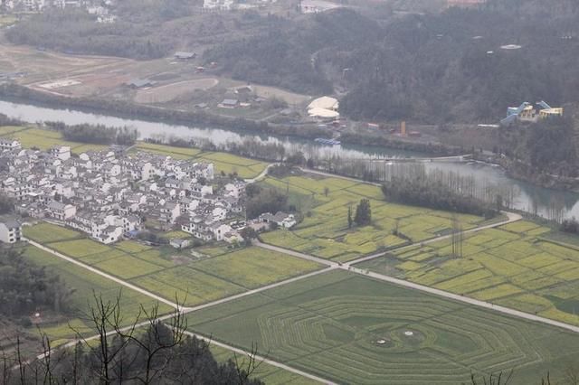 花漫秘境里 醉美齐云山