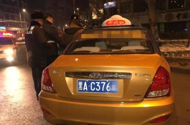 哈尔滨出租司机被乘客打