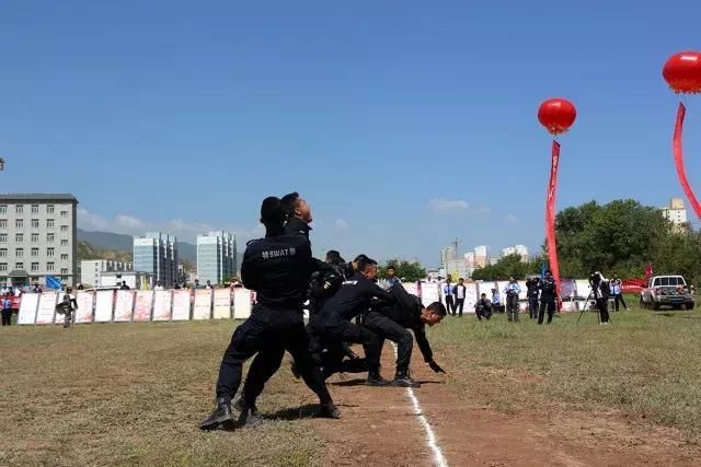 “荷枪实弹”！漳县的滨河路上场面燃爆啦！