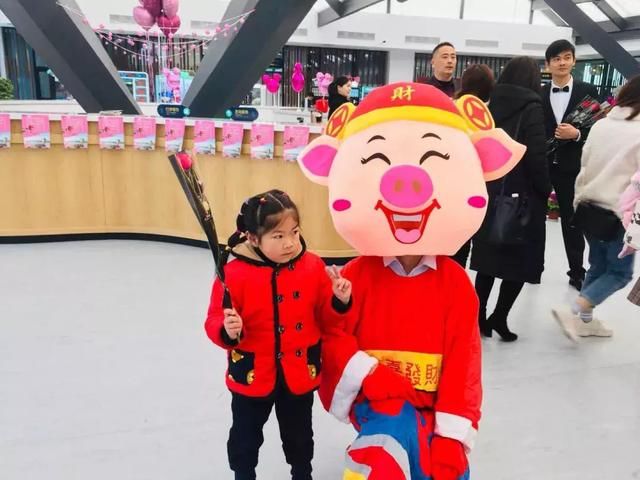 景区接待团队游客有哪些服务技巧?