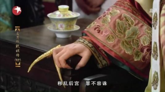 甄嬛传:滴血验亲时的白矾是皇后参进去的吗?谁留意了槿汐的动作