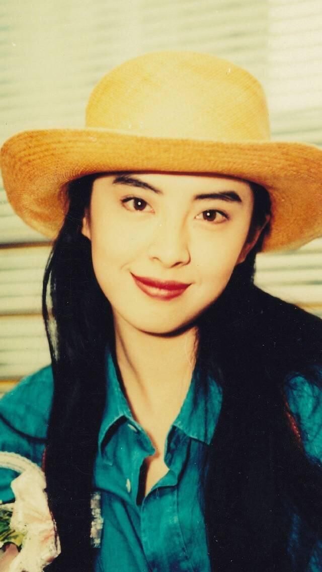 狮子座女生真是世界上可爱的生物了，心软嘴硬除了宠着还能怎么办