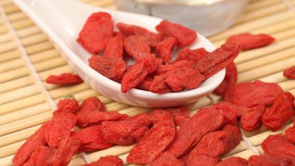 枸杞配它这样吃,鹿鞭人参都没法比,连吃七天粗