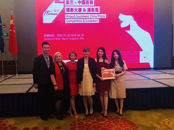 成都一青年组织受邀参加卡尔加里动物园熊猫馆