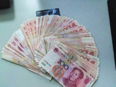 婆婆每月要八千赡养费，老公一口答应，我说我妈也要八千