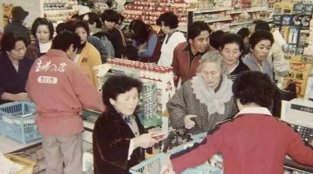 80岁老夫妻开了家神奇超市，年赚7.8亿，35年前就玩“大数据”