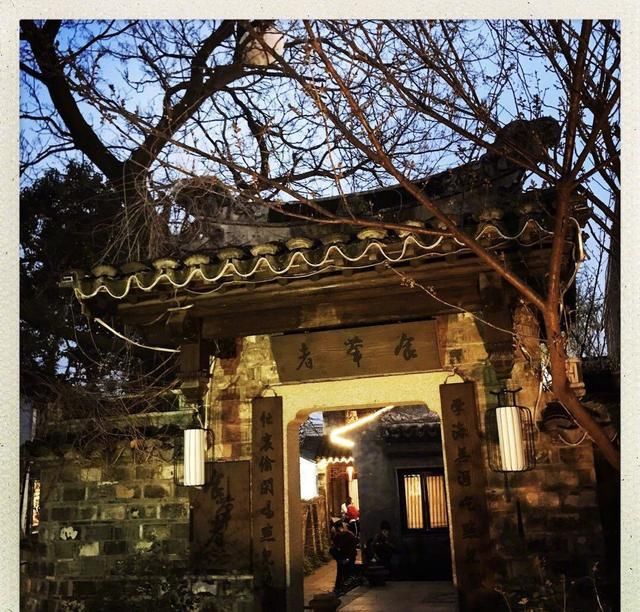 食荤者被责令整改实太骨感 带火的餐厅 后厨健