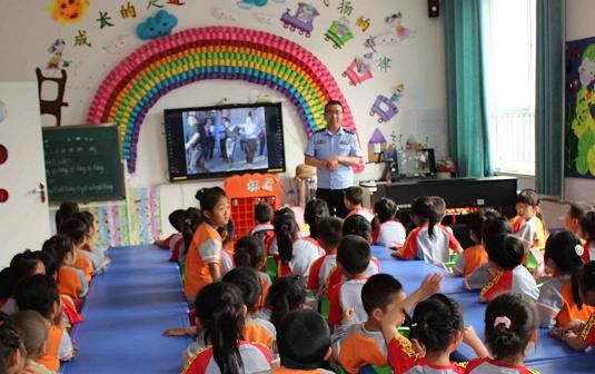 陕西榆林:清涧县司法局开展扫黑除恶法律进学