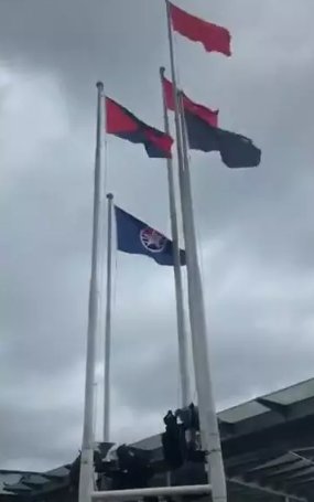 工作日升国旗