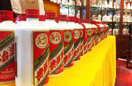 A股午后分化严重!个股110家跌停 沪指深成指双