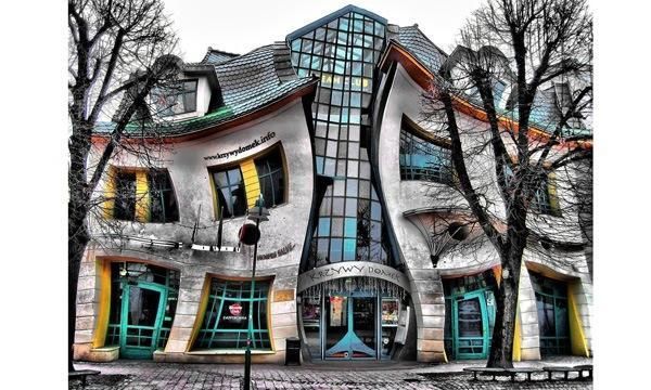 世界上神奇的大楼：一座会隐身，一座会旋转……