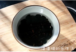 黑豆浆和黑豆培根饼