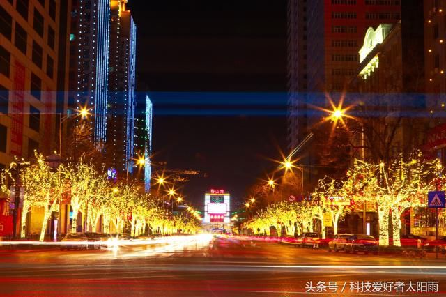 鞍山胜利广场夜景灯光，恭贺新春佳节、建设文明城市，振兴钢都！