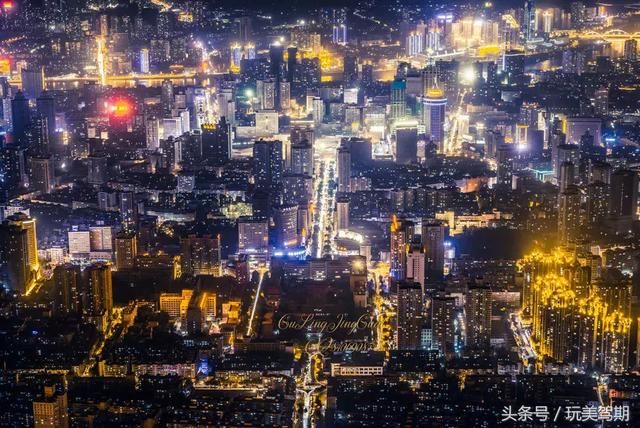 带她去大兰山顶上看兰州夜景，让她感觉什么是幸福感