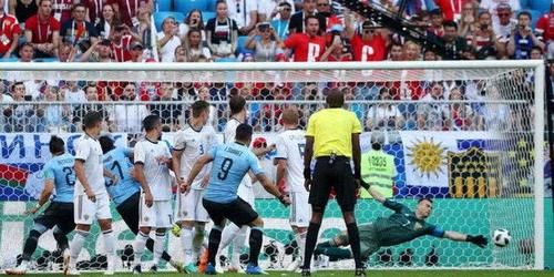 世界杯A组实时战报+最终排名 乌拉圭3比0俄罗