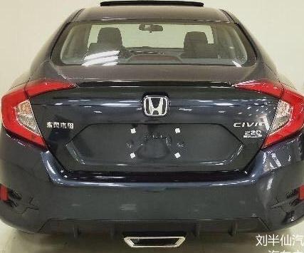 2019款全新思域现身! 黑色车身很帅气 177马力