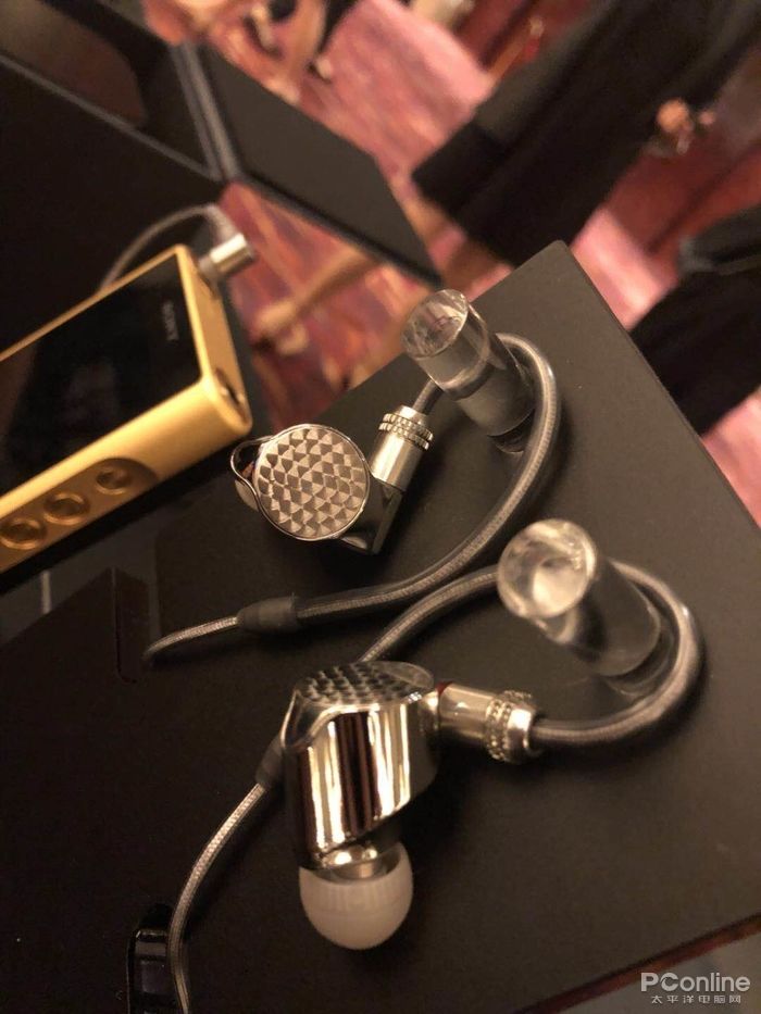 正在阅读:土豪又有新玩具:SONY发布DMP-Z1