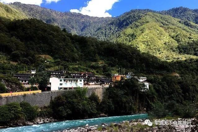 独龙江公路翻越高黎贡山，闯入怒江峡谷最后一个秘境，世外桃源！