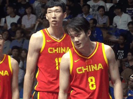 姚明观战, 中国队战菲律宾周琦彻底爆发, 三分+