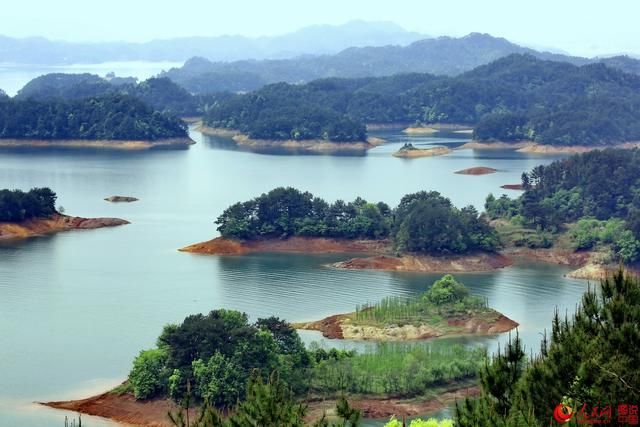 浙江杭州淳安县千岛湖与陕西安康赢湖美景媲美