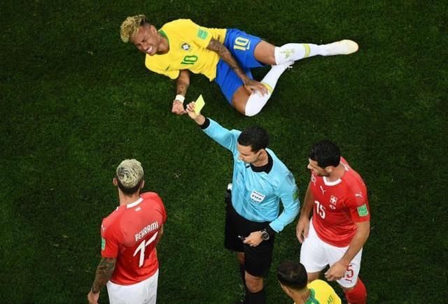 2018世界杯:巴西队被瑞士逼平,瑞士队19次犯规