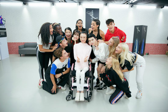 baby携手残疾舞蹈家刘岩《新舞林》诉说爱与