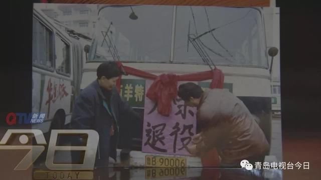 2路电车老车型光荣“退役”！看着这些公交老照片，你能认出几辆