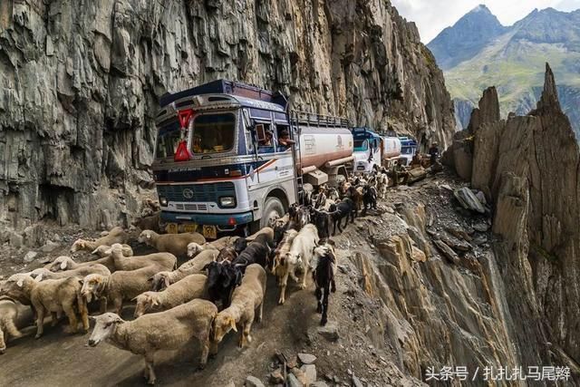 全世界几条最要命的道路，外国人称中国的难以描述