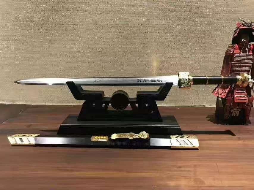 来自星星的铁?埃及法老的匕首材料竟源自太空?