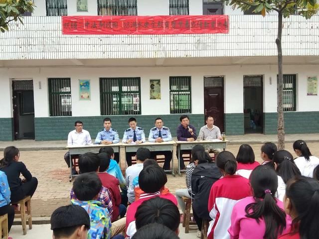商城县公安局扎实开展法制安全教育进校园活动