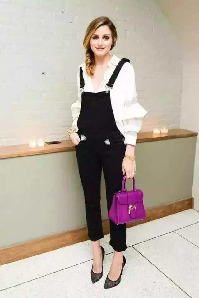 女明星出行最爱的背带裤,谁穿谁少女