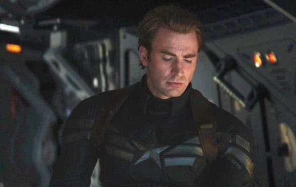 美队能拿雷神锤子,还能释放闪电大招!两个字足