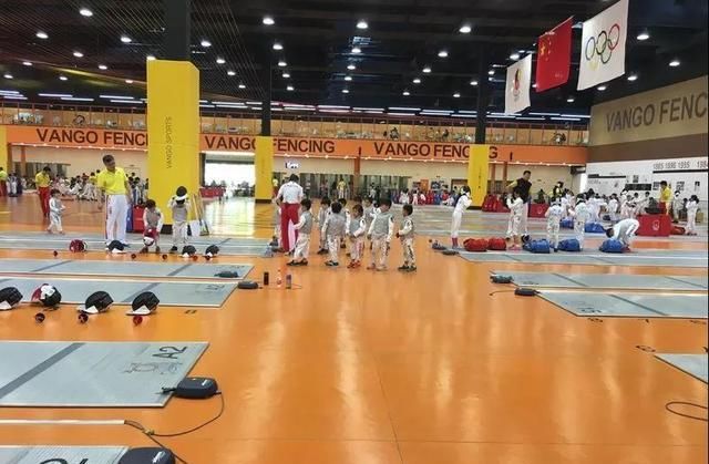 学击剑的费用一般多少