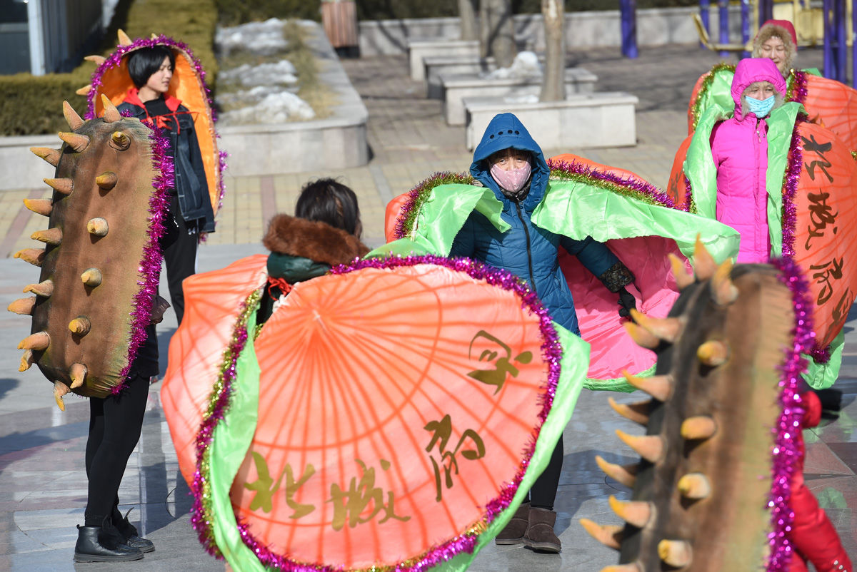 炸\＂花鱼\＂扭秧歌!山东唯一海岛县迎别样新年