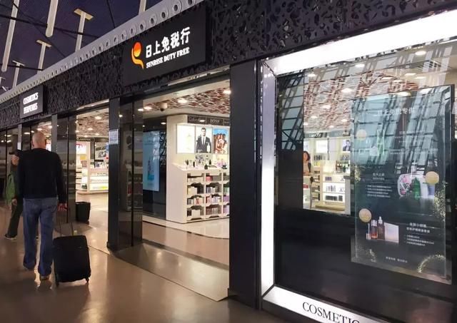 第一次去香港,有哪些地道美食店和购物商场值