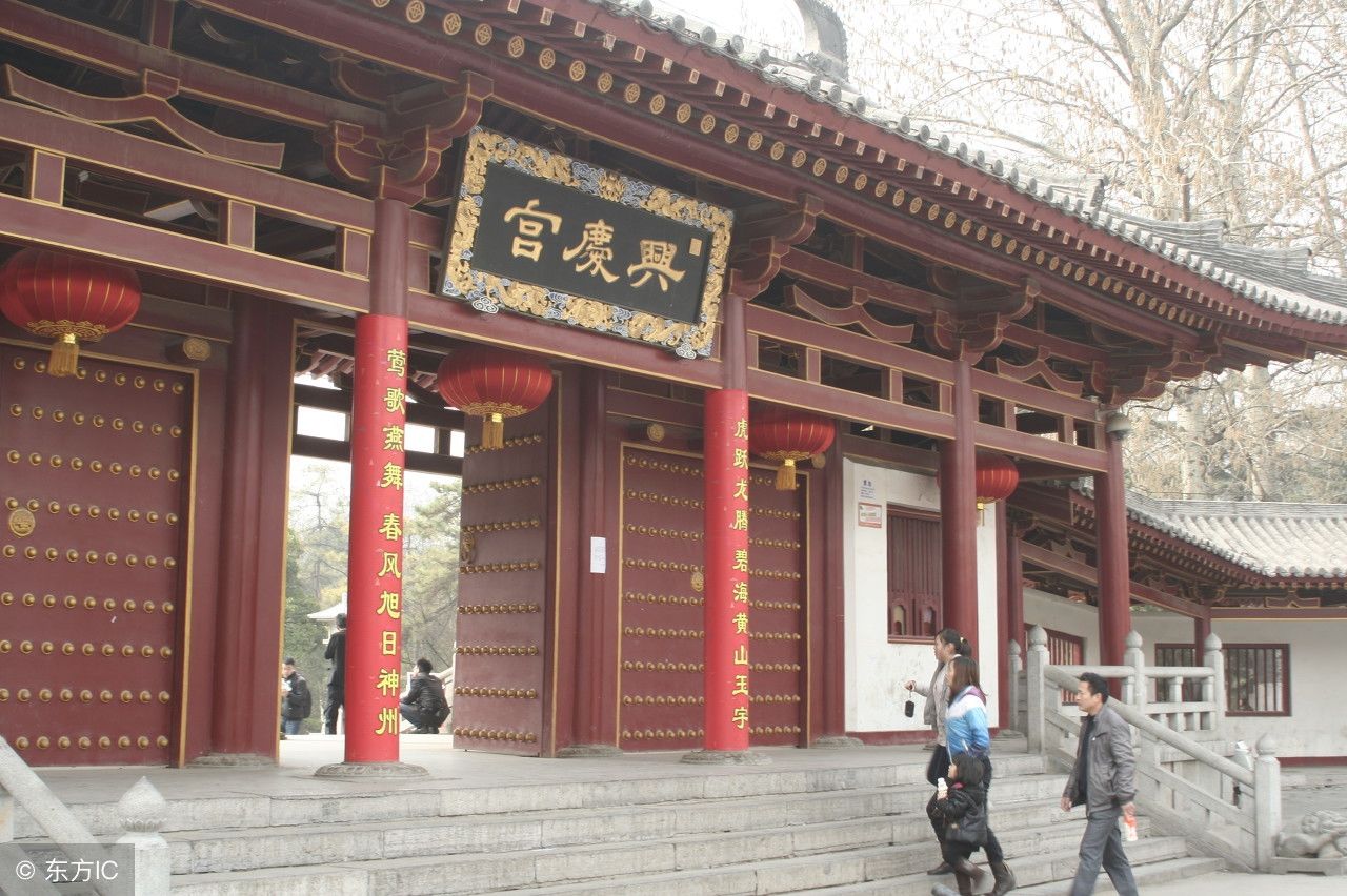 明光宫,长乐宫,未央宫,桂宫,北宫,建章宫 参考人教版中国古代史选修